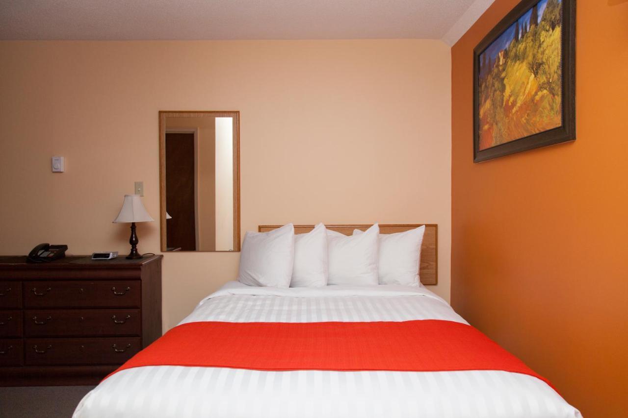 Hotel Robin Hood Grand Falls Windsor Exterior photo