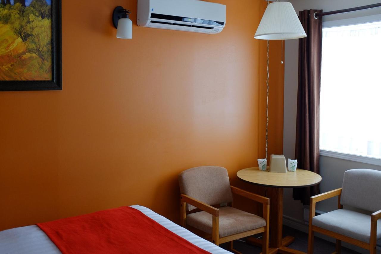 Hotel Robin Hood Grand Falls Windsor Exterior photo